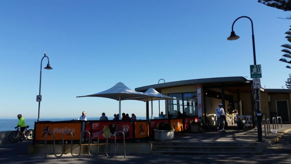 Water Bay Villa Bed & Breakfast